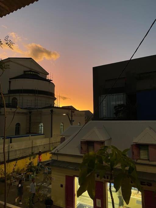Pepite Au Centre Ville Avec Vue Sur La Cathedrale Σαιν-Ντενί Εξωτερικό φωτογραφία